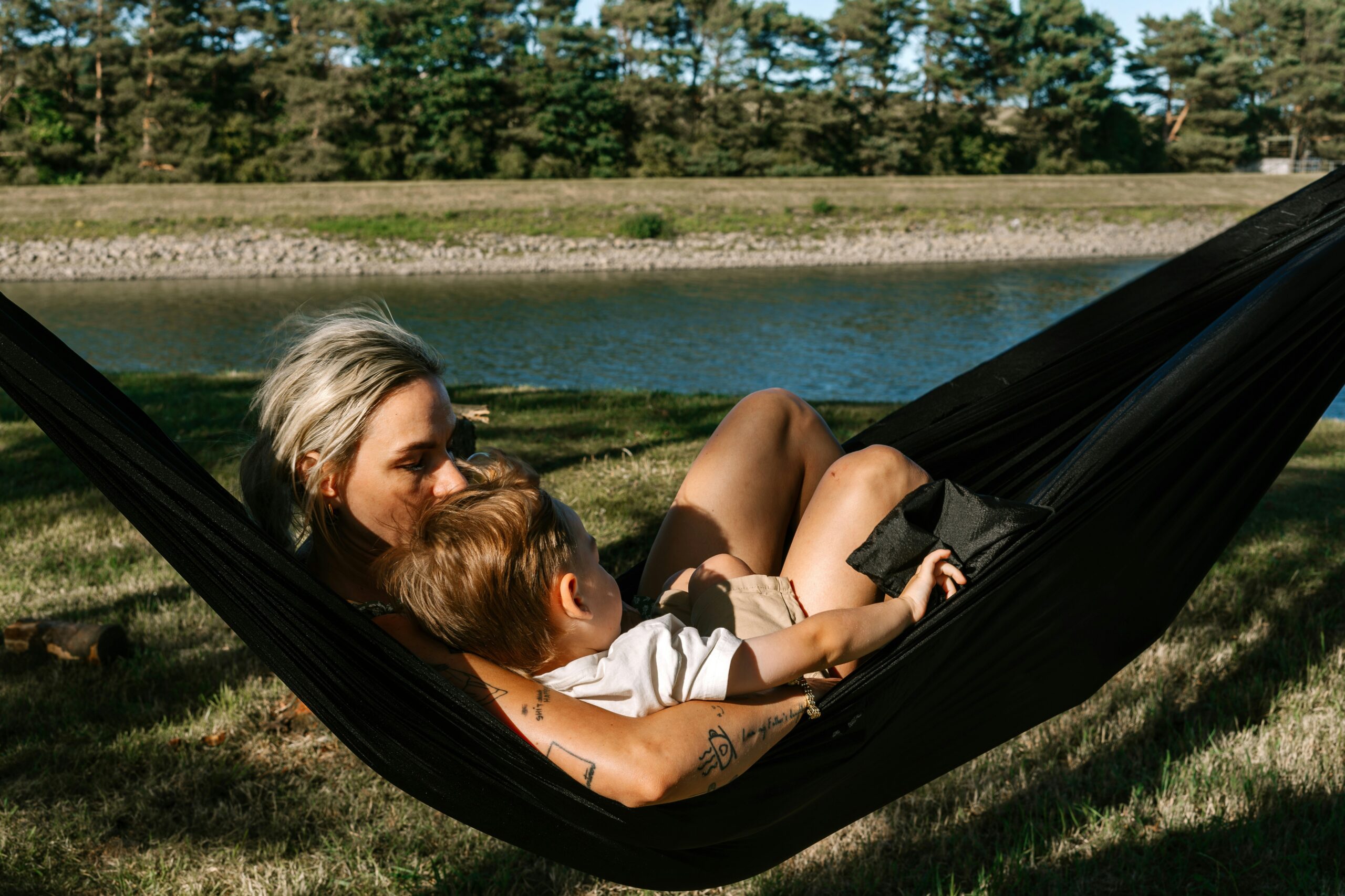 MegaMisja - specjalny program Fundacji Orange - uczy dzieci radzenia sobie w czasach wszechobecnych ekranów.