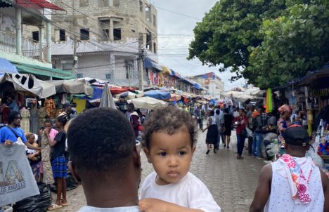 Togo – na ulicach zachodniej Afryki z bobasem